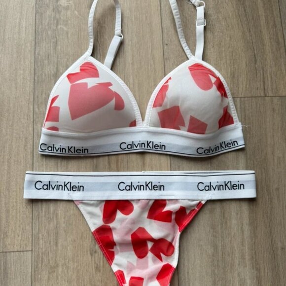 Bikini - Picture 2 of 3